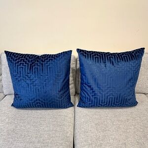 Z Gallerie Sapphire Blue Accent Pillows (set of 2)